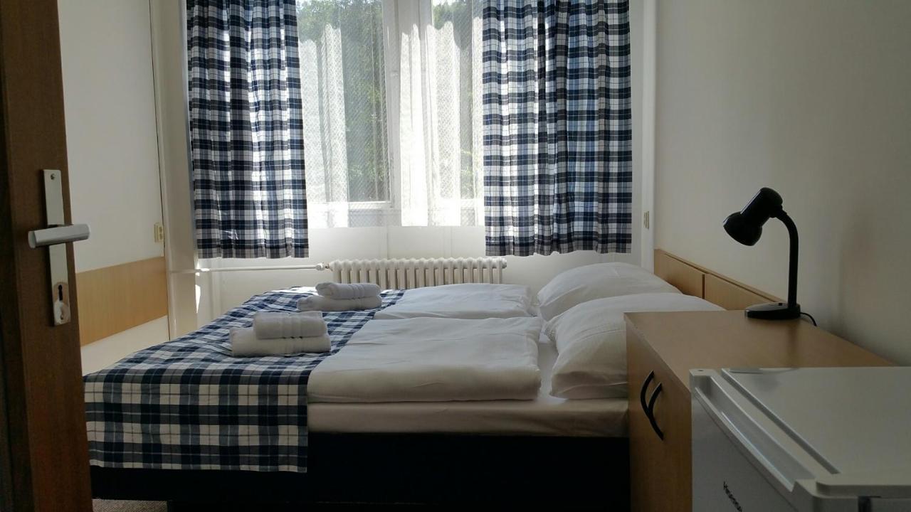 Hotel Hlaska Zlenice Cameră foto