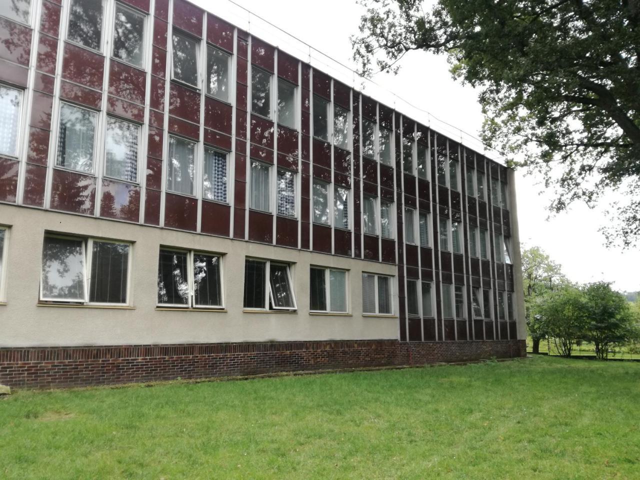 Hotel Hlaska Zlenice Exterior foto
